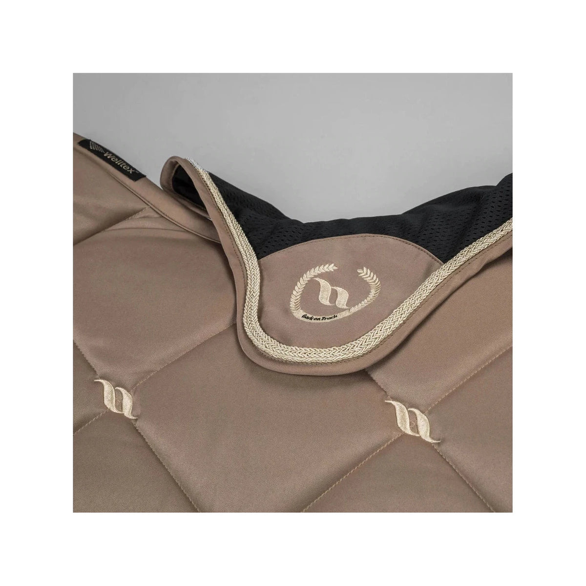 Back on Track Nights Collection Fliegenhaube, Nougat - IQ Horse
