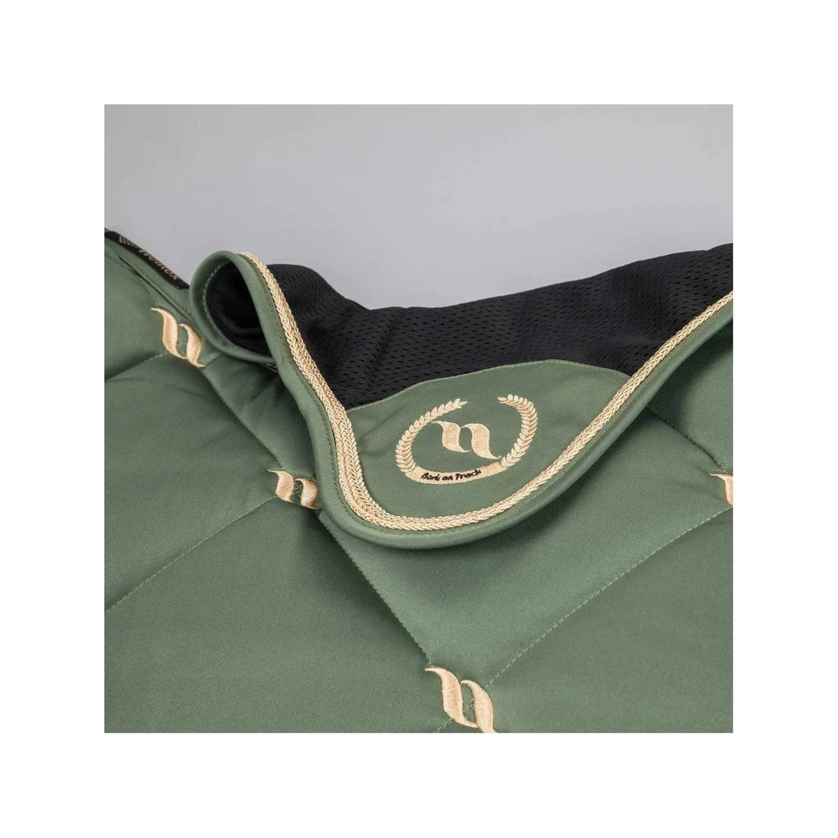 Back on Track Nights Collection Fliegenhaube, Olivgrün - IQ Horse
