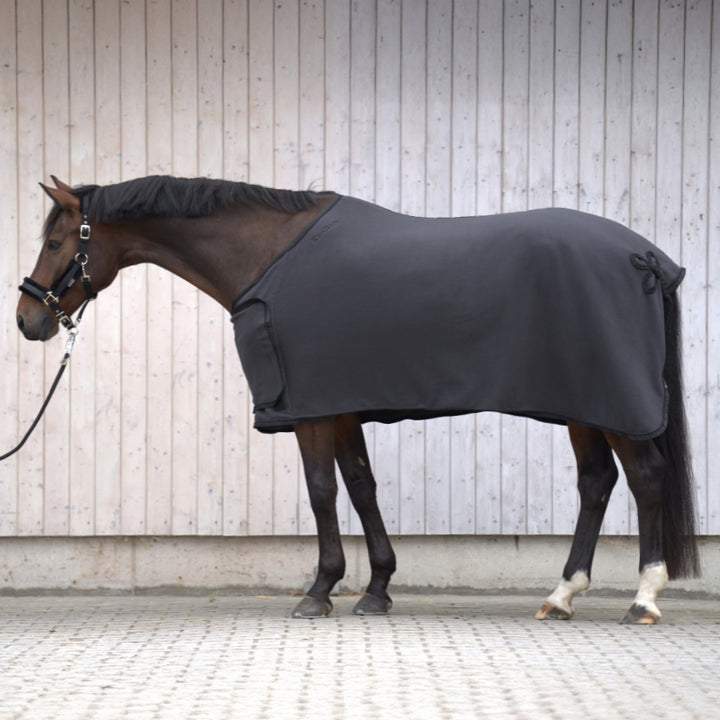 Abschwitzdecke – Fleece mit Brustlatz