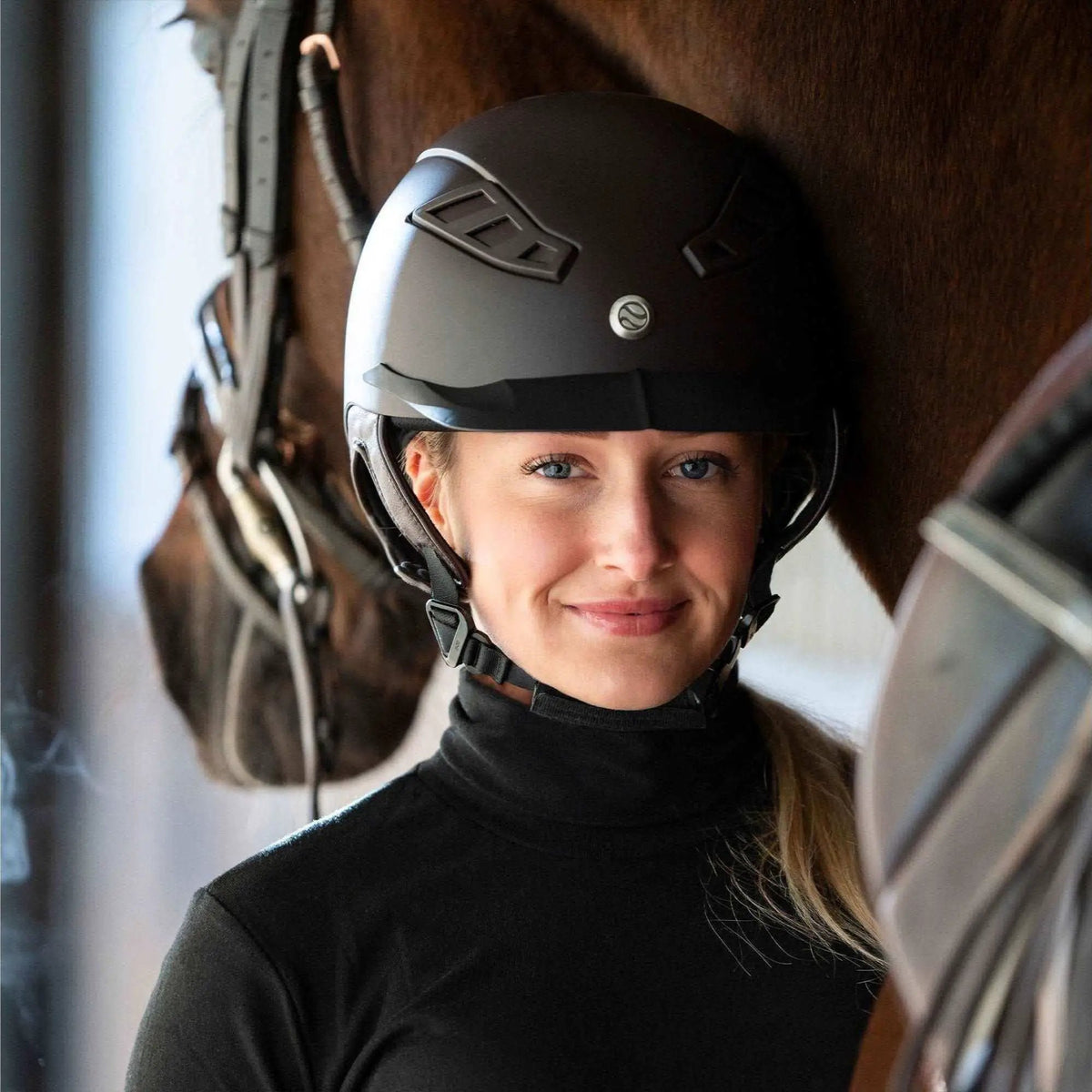 Back on Track Reithelm EQ3 Lynx Smooth Top, schwarz - IQ Horse