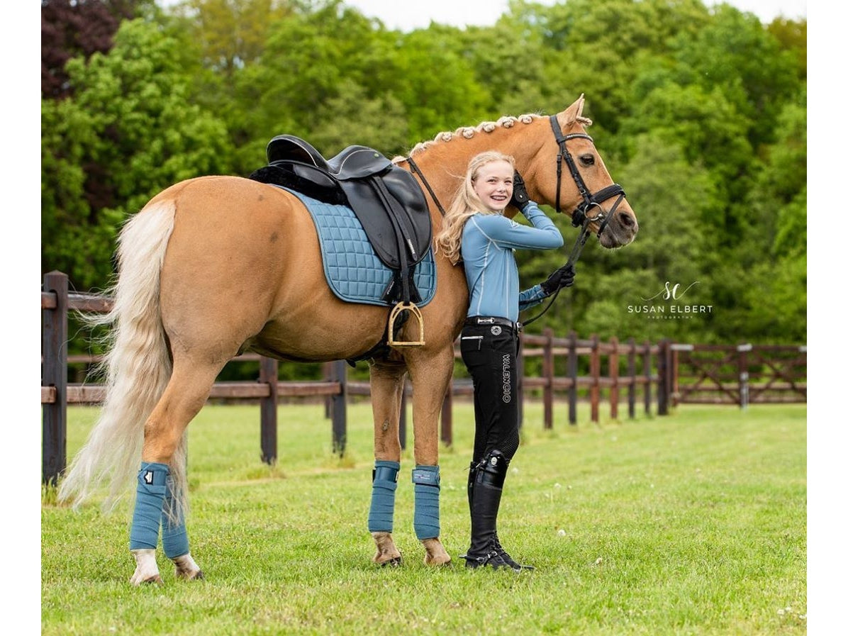 LeMieux Dressurschabracke "Loire klassisch Satin", Ice Blue - IQ Horse