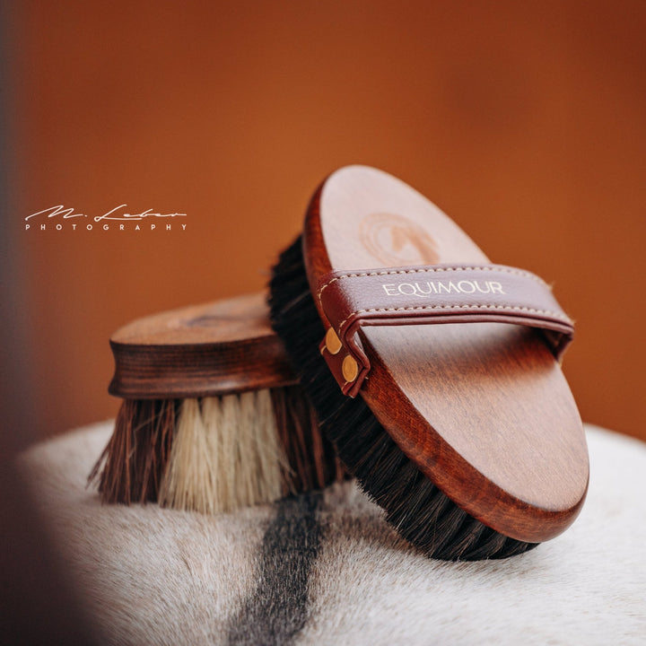 Equimour Rosshaar - Kardätsche TORI - IQ Horse