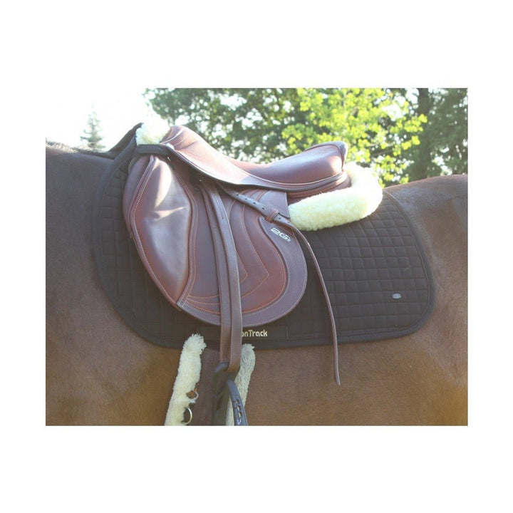 Back on Track Schabracke Springen No. I - IQ Horse