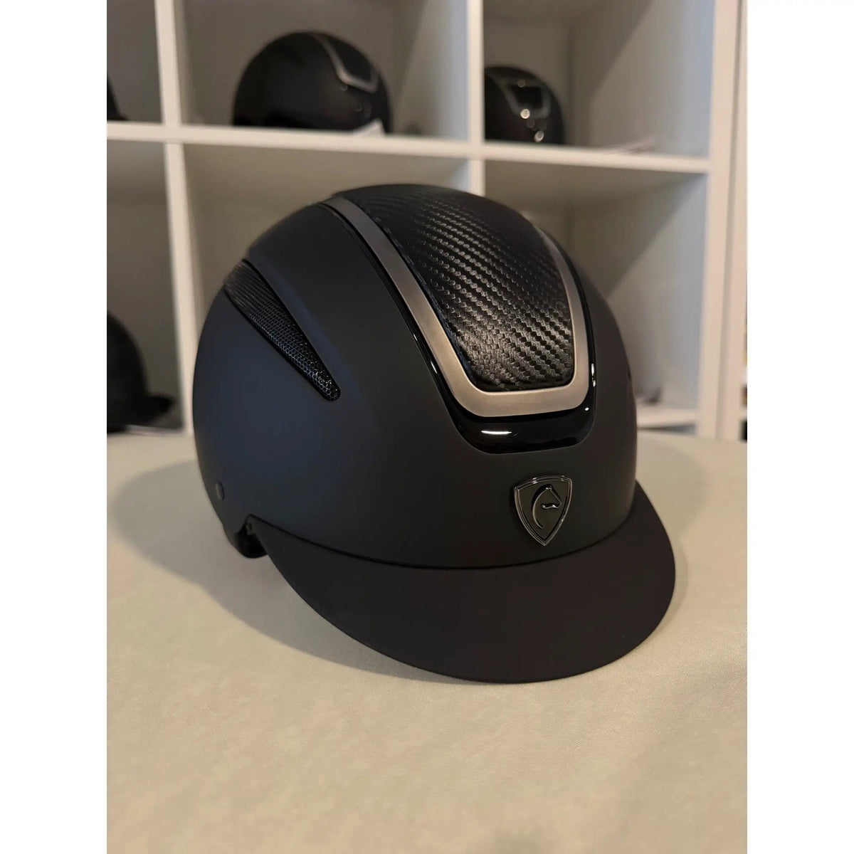 Mattierter Carbon - Top - Reithelm EQUITHÈME – Agris - IQ Horse