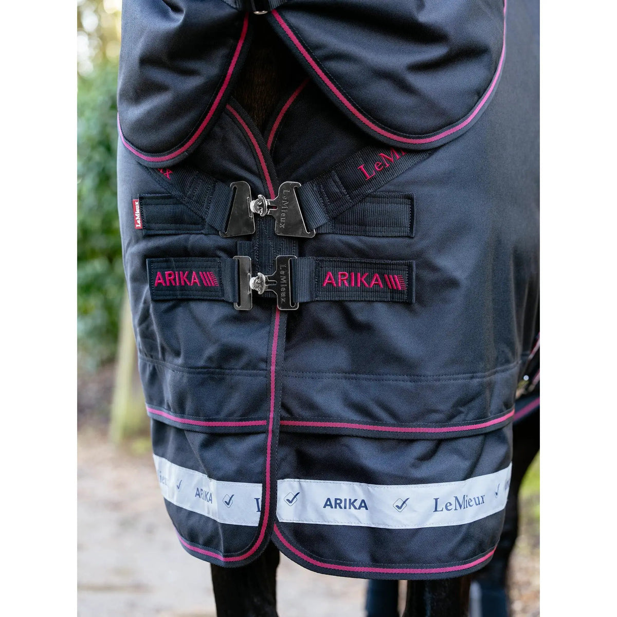 LeMieux - Weidedecke Arika Storm - Tek, 200g, schwarz - IQ Horse