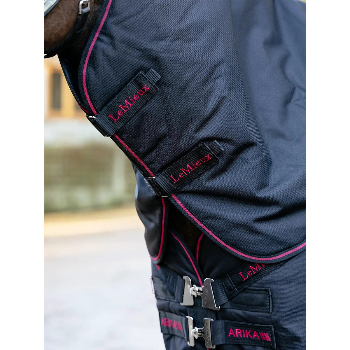 LeMieux - Weidedecke Arika Storm - Tek, 200g, schwarz - IQ Horse