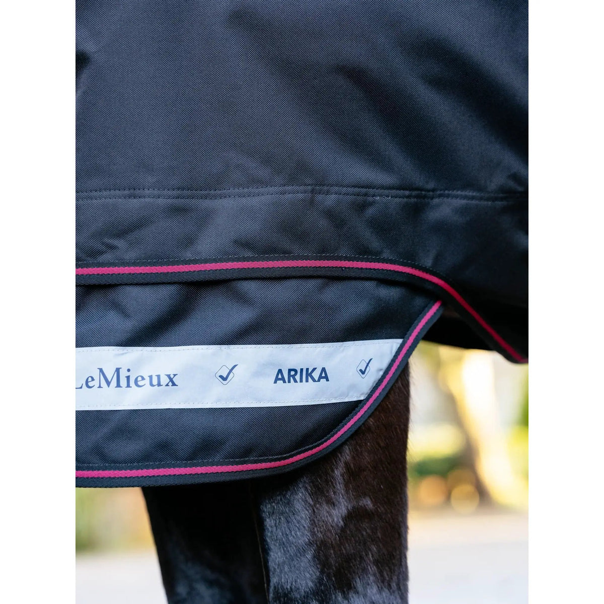 LeMieux - Weidedecke Arika Storm - Tek, 200g, schwarz - IQ Horse