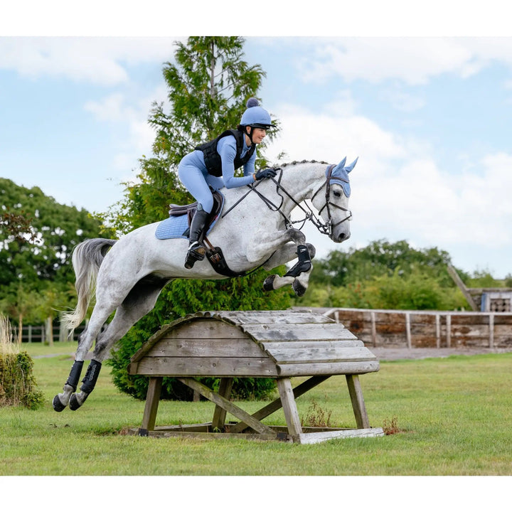 LeMieux Suede Close Contact Schabracke – Springschabracke - IQ Horse