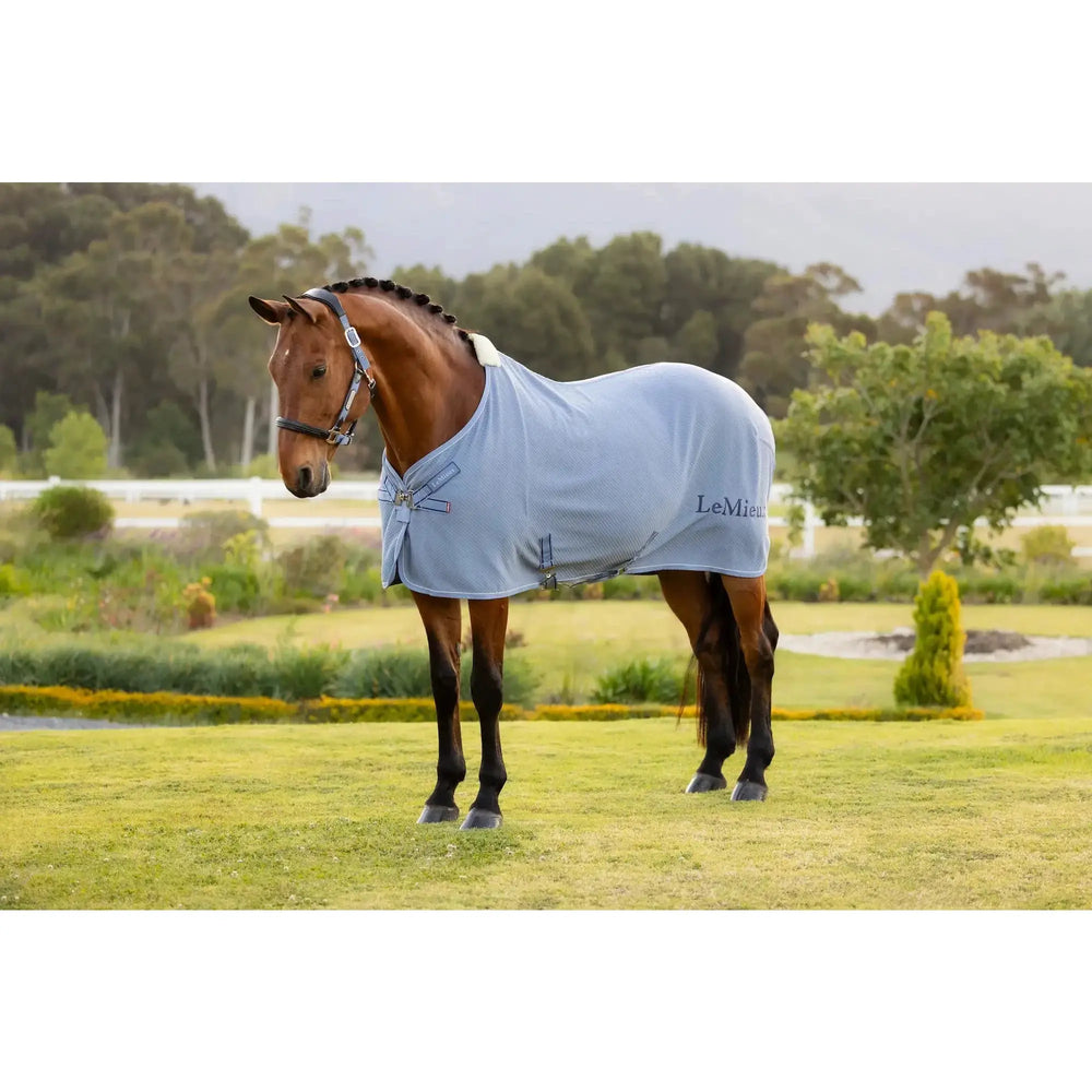 LeMieux Kudos Bambus-Cooler Powder Blue Abschwitzdecke für Pferde