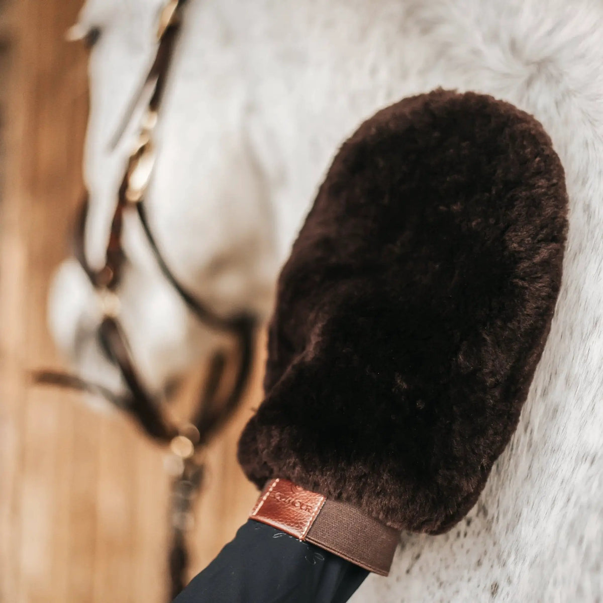 Lammfell - Putzhandschuh BONNY - IQ Horse