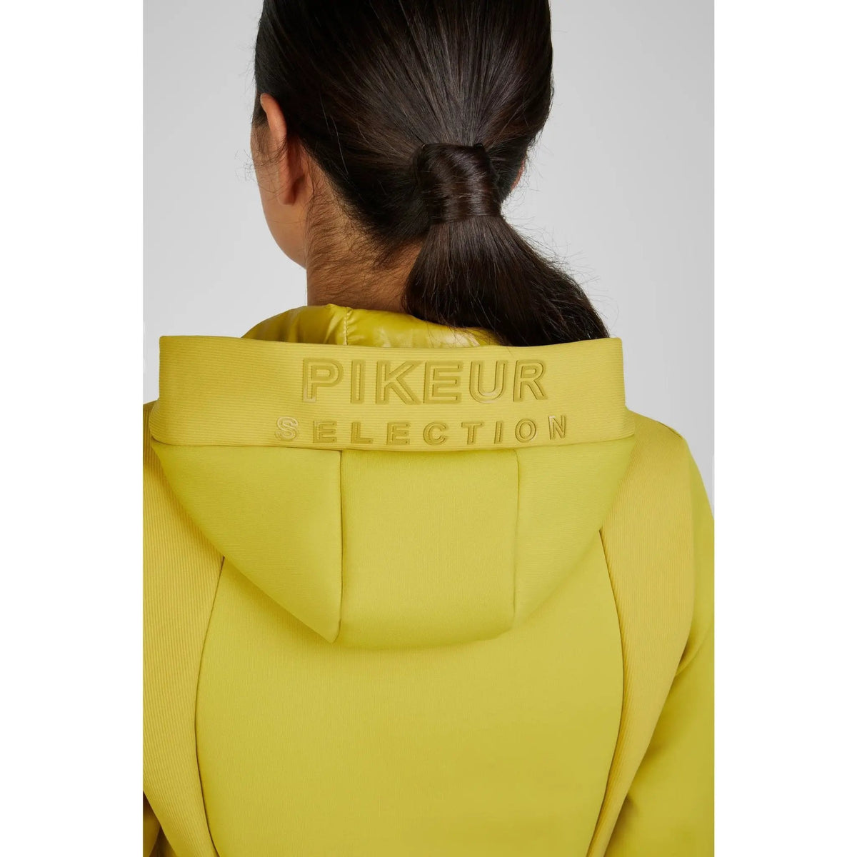Pikeur TECHJERSEY JACKE 7045 SELECTION 2025, golden olive - IQ Horse